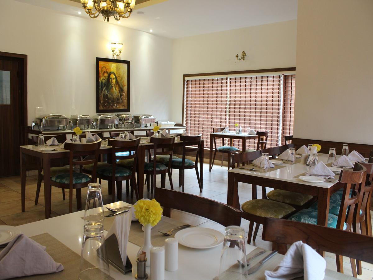 Oyo 2531 Hotel Una Comfort Misty Oak Nainital Exterior foto